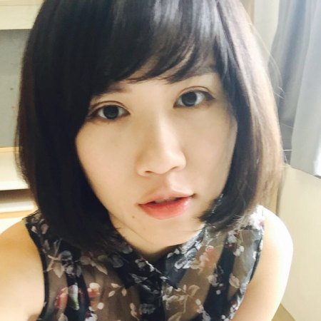 NEME 23岁 162cm 10W~20W 天秤座 香港 我是天津人,在香港上大学,目前申请到政府奖学金继续在港读研,未来想在香港和内地北上广深发展,希望在这里遇到那个懂我的人。