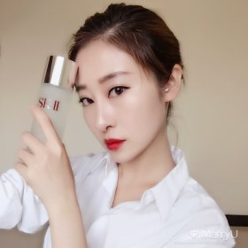 吃瓜群众 27岁 期望一年内结婚 北京 158cm 10W~20W 我学播音出身,985研究生刚录取,想当女博士。会做各种好吃的,但不喜欢刷碗!钢琴能弹肖邦,LOL也能坑队友,喜欢桃子味和葡萄味的Rio,喜欢吃小龙虾
可女王 可萝莉 可女神 可逗逼!每天满满正能量的东北女孩纸
我喜欢温柔善良脾气好,智商学历颜值高,喜欢穿正装的靠谱男孩纸
两个人感觉最重要,但也要有物质保障
希望我未来的他能够手拎二斤麻辣小龙虾,驾着七彩祥云陪我去热海看花火!我愿意每天亲手为他烫衬衫,打领带,做好晚餐等他回家!
骗子请放过我!
我脖子后面有一块纹身,纯属个人喜好,介意的就不行啦!如果你喜欢1米7大高个,36D大长腿,我也并不适合你哦。我承认我又矮又可爱。
谢谢看完,喜欢请留言