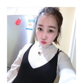 那个女孩 28岁 期望一年内结婚 内蒙古-呼和浩特 168cm 10W~20W 本人168 不是外貌协会 但是毕竟过一辈子的人 希望你178以上。不要太胖 正常长相就好。重要的是我们可以互相积极促进。喜欢有想法的人。希望你安静沉稳一点。不喜欢呜呜张张四肢发达的人。有没有钱不重要 重要的是你有没有想法去变成最好的 我比较在意这个。最后两个陌生人从相遇到相知再到相爱 这是一个漫长而艰难的事情。希望你能对我有耐心 对一段感情有耐心 我们好好去维护 不要轻易言弃。还有就是要信任 也要给彼此私人空间。我不喜欢爱得太满 不是缺乏安全感什么狗血的。我就是觉得爱才不会让对方变来变去 希望不要以爱的名义把自己喜欢的强加给别人。 最后希望你快点来。by Na