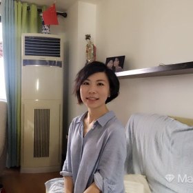 ZoeLiao 33岁 期望一年内结婚 香港 162cm 30W~50W 卡尔维诺说,每个人的生活都是一部百科全书,一个图书馆,一份器物清单,一系列的风格。所有的去路都与来路有关。曾在同济大学、包豪斯学院、台湾世新大学求学,曾在东方卫视工作。在漳州、上海、柏林、台北四个城市生活过,目前工作在招商局集团,生活于香港。希望未来在深圳定居。