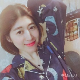 大臭臭 29岁 期望一年内结婚 山东-济南 164cm 10W~20W 济南本地菇凉。所以希望他最好也是济南哒'喜欢阳光正气品质醇厚的男生。一定要有生活品位。穿衣搭配简单干净。不一定要帅 但得有型 我是喜欢陈道明的。
我自己其实比较逗比 所以也希望能跟有趣的人在一起。毕竟一辈子很长。生活很琐碎。需要情调
我知道也许这个年龄不该幻想还有校园那般简单的感情了。可我真的还在幻想。越发觉得那时候的感情纯粹又直白。希望自己能遇到 (17年的12月 我看了一部感动的电影 所以想写点东西在这里。希望你们 我自己都能用心 跟自己喜欢的人在一起。不为其他)