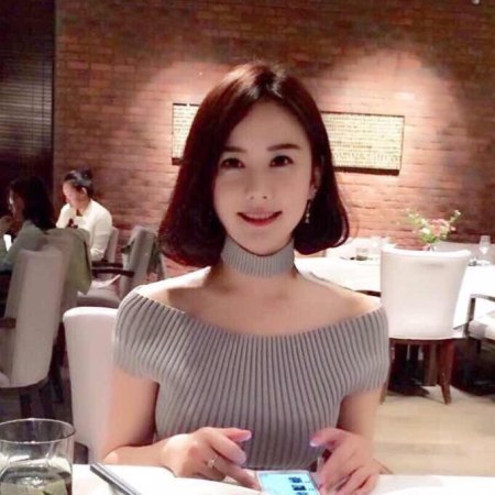 Jane 27岁 160cm 20W~30W 处女座 北京-朝阳区 我出生自书香门第,具有双重性格,外柔内刚。从事艺术品拍卖工作。
我更看重男人的内在品质,希望你是一位有责任担当、顾家厚重、温文尔雅的男士。
爱情一开始多半是激情、向往,也许有一天生活会过的平淡、琐碎,我相信真正的爱是绵长而温暖的。
若得一人心,不再生离别,同为天下游,共邀窗前月。一约既定,万山无阻。