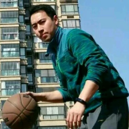 奥福 35岁 175cm 20w~30w 双鱼座 上海 美食,看电影,运动,音乐,阅读,旅行,善解人意,顾家,体贴,理性,浪漫,内涵,双眼皮 上海人,生物本科学历,从事食品安全检测工作,收入稳定过万,偶尔出差。人比较实在踏实,爱聊天,幽默,安稳的过好日子不会去瞎折腾。住在静安宝山交界,新房无贷,老房出租,还有杨浦区平房待拆,父母原事业单位都已退休,不求大富大贵,生活保障没有问题。个人爱好健身,博物学,历史等,已逛过全国30家博物馆热爱文化和生活,是个可以充当导游的人。生活习惯良好,爱动物,养了只泰迪爱花草,不抽烟不喝酒,不爱泡吧不打牌麻将。个人偶像是高晓松,也是我的人生导师,读万卷书行万里路。就想找一个有趣的女孩结婚好好过日子,一起聊聊文学电影和美食。如果你爱听故事爱交流,与其独自享受不如和我一起感受身边的文化之美。
