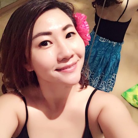 Linna 40岁 167cm 30W~50W 白羊座 北京-朝阳区 Dance,Music,Frank,cheerful;,Independent,Sunshine,Temperament,Sexy,Travel,舞蹈,美食,徒步,看电影,运动,音乐,旅行,直爽,善解人意,开朗,顾家,阳光,有气质,性感 想找一个成熟、稳健、阳光的人,去年离婚的,有房给父母和前任了。我是个简单、真诚、喜欢自由的人、喜欢交朋友、旅游,也会有些小宅。平时工作比较忙、会经常出差、不太擅长厨艺可以为你学。有些丰满。现阶段是和房空状态、对方年龄大小不是关键问题,不着急结婚、适合最重要。不要介意我有纹身。顺其自然。09年开始,一直在创业路上,做体育营销和赛事运营。后半辈子想找个有感觉的人一起旅行、好好生活,一起在路上~