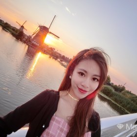FAYE 27岁 期望一年内结婚 广西-南宁 163cm 10W~20W 痴情天蝎,养有一只蠢萌法斗,三观正,爱旅游也爱宅在家,对另一半和未来的生活都要求较高,轻微身材控颜控,希望精神上门当户对,有责任感,互相包容理解,共同努力进步,若足够喜欢可以考虑去另一个城市生活。