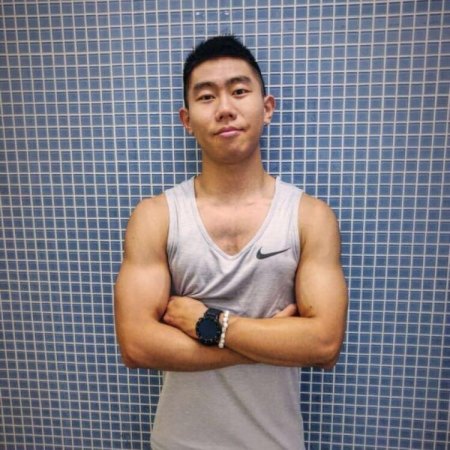 Eric,Liu 24岁 178cm 30W~50W 水瓶座 北京 看电影,运动,摄影,音乐,旅行,理性,独立,孝顺,责任感,阳光,成熟,大叔 港大地产金融硕士,目前已回京工作。
爱摄影,有超过20部自制延时摄影纪录片航拍微电影等作品;爱玩,高中去美国一年,开了两家淘宝店,用赚的钱在美国5个州玩了一圈;爱冒险,大一暑假一个人从郑州7天骑自行车到天津;大二参加各类创业比赛,后与合伙人开了一家小公司;大三国家公派留学去芬兰半年,期间背包客游历北欧四国,后一个人从德国柏林骑车到意大利米兰,21天途径7个国家1500公里,期间背包被盗,护照银行卡全部丢失,为省钱16次沙发客住在当地人家;大四毕业旅行北京摩旅自驾至西藏,最终到达珠峰大本营。想多了解可以直接vx:eric94wo,朋友圈有多关于我的生活,欢迎交流